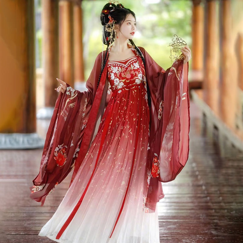 The Timeless Elegance: Exploring Traditional Chinese Hanfu插图1